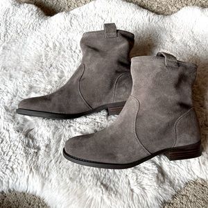 Sole Society Natasha Grey Ankle Boot size 9